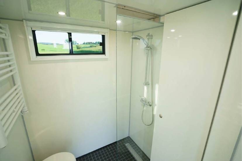 MAN TGM 18.320 HTI POP OUT 6 HORSES