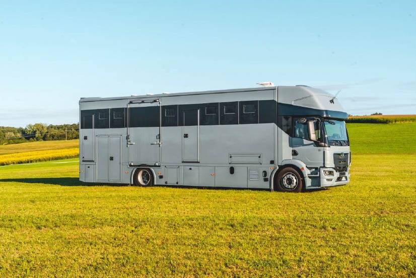 MAN TGM 18.320 HTI POP OUT 6 HORSES