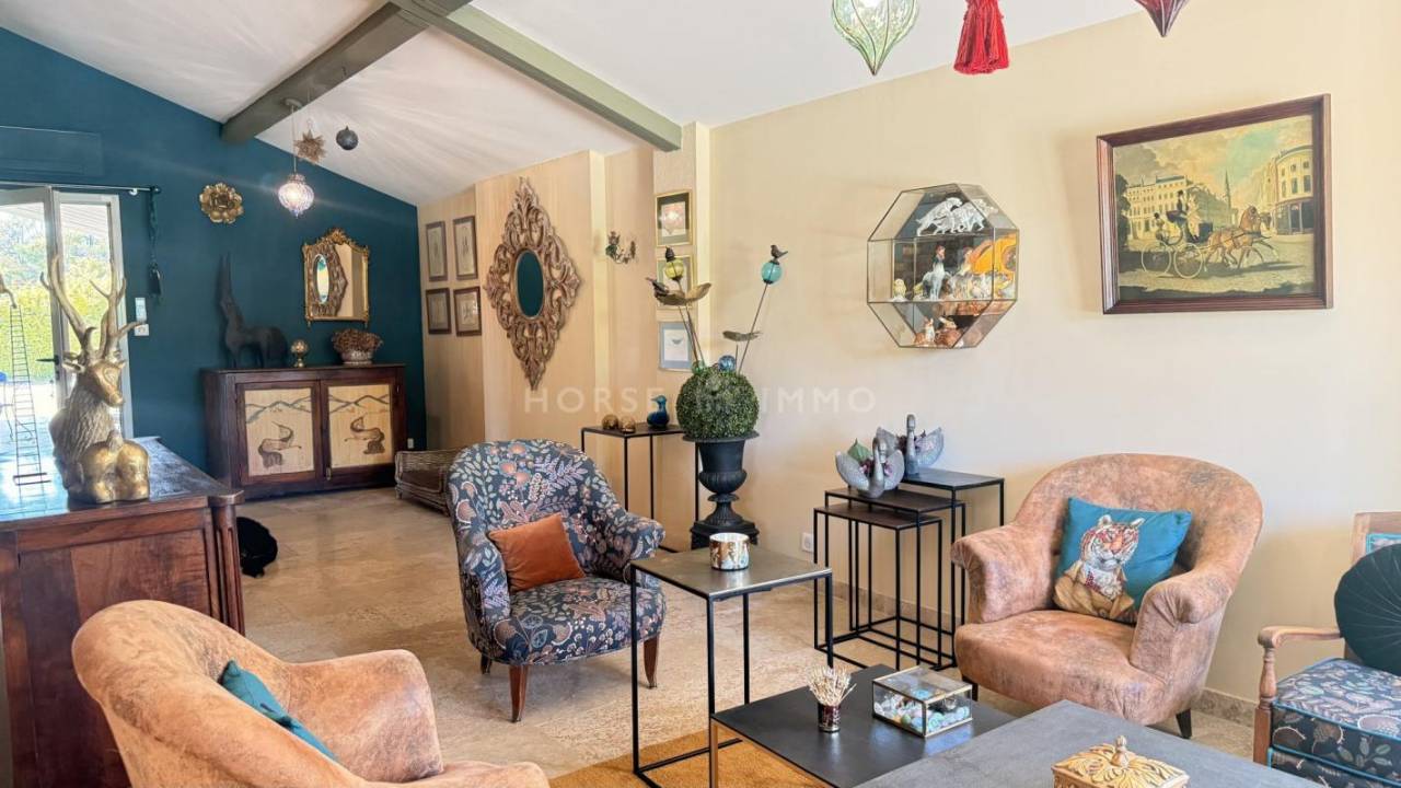 Propri&eacute;t&eacute; &eacute;questre de charme en campagne de Beaucaire