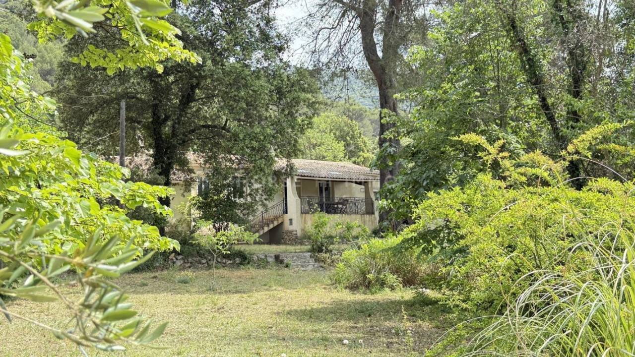 Jolie propri&eacute;t&eacute; pour amoureux de nature