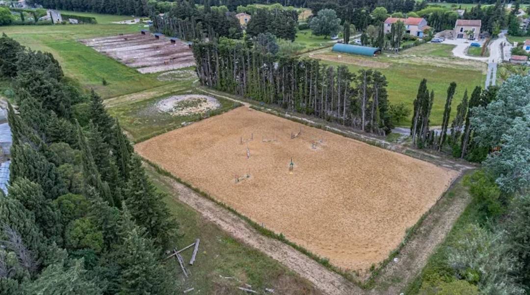 Ecurie participative sur Chateaurenard 