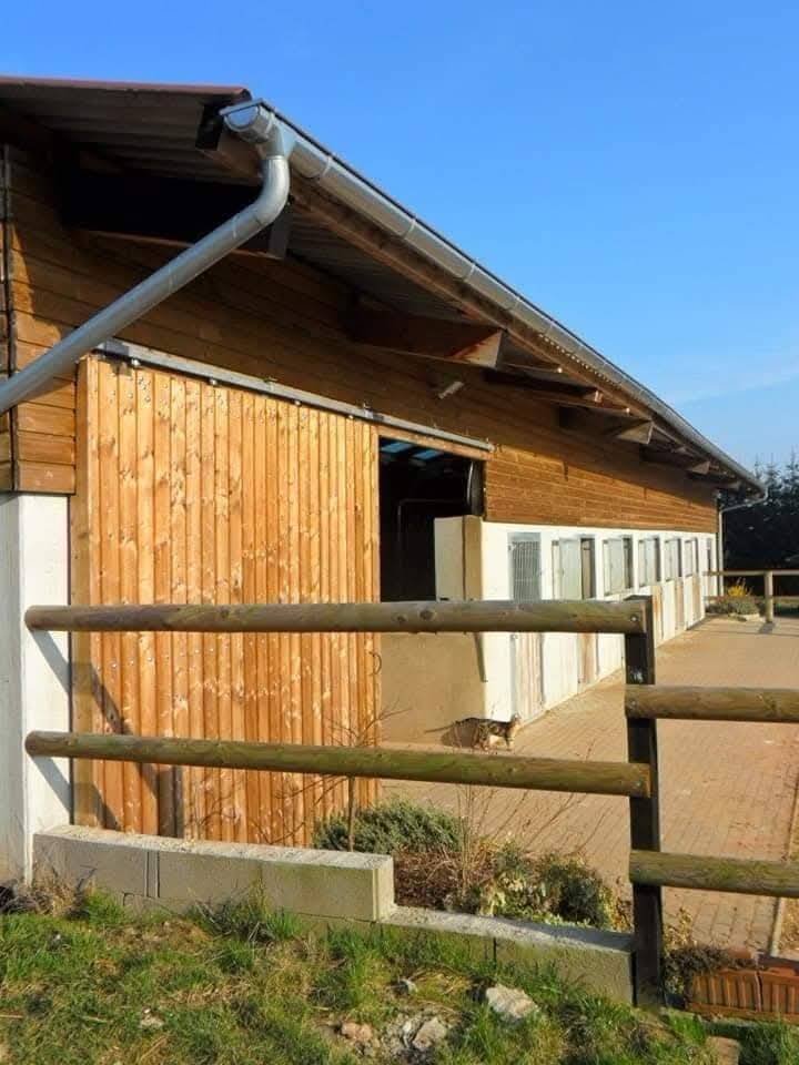 Deux places à l'écurie de l'Espel