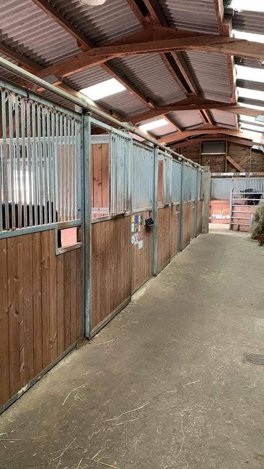 Deux places à l'écurie de l'Espel