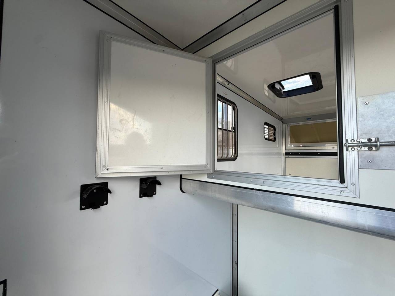 VL CAVALCAR 180 CH BOITE AUTOMATIQUE / VENDU