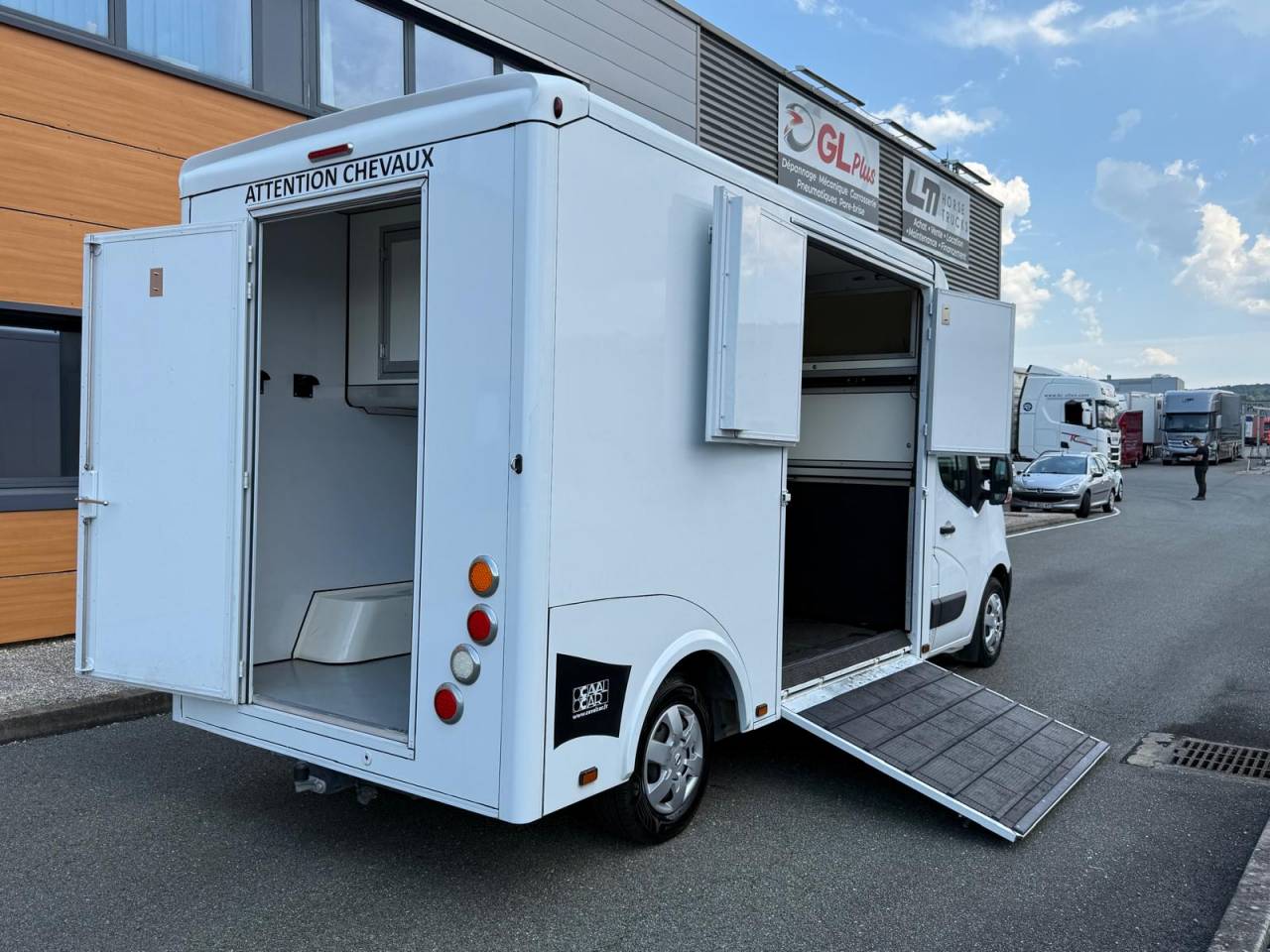 VL CAVALCAR 180 CH BOITE AUTOMATIQUE / VENDU