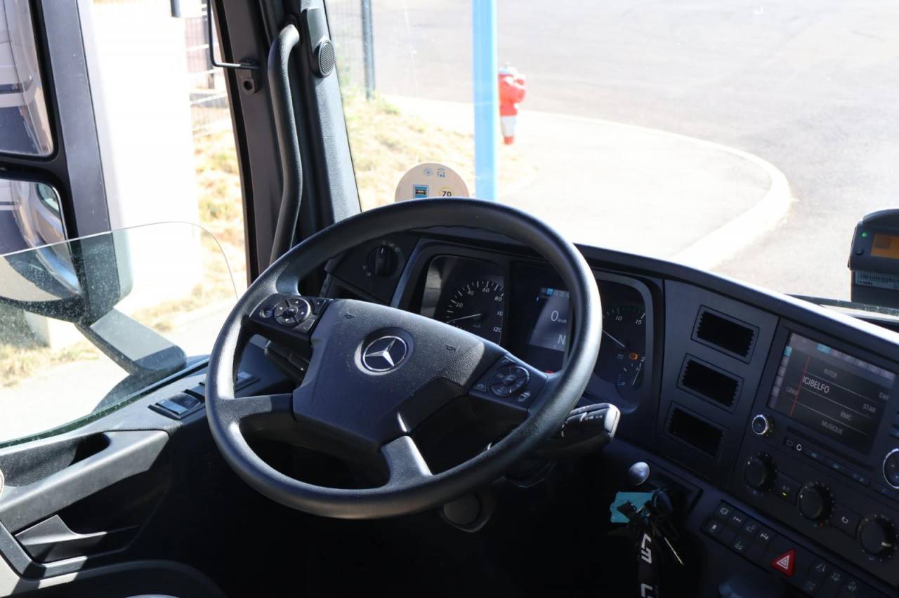 MERCES-BENZ ACTROS 26.40 AKX / 6 places pop-out