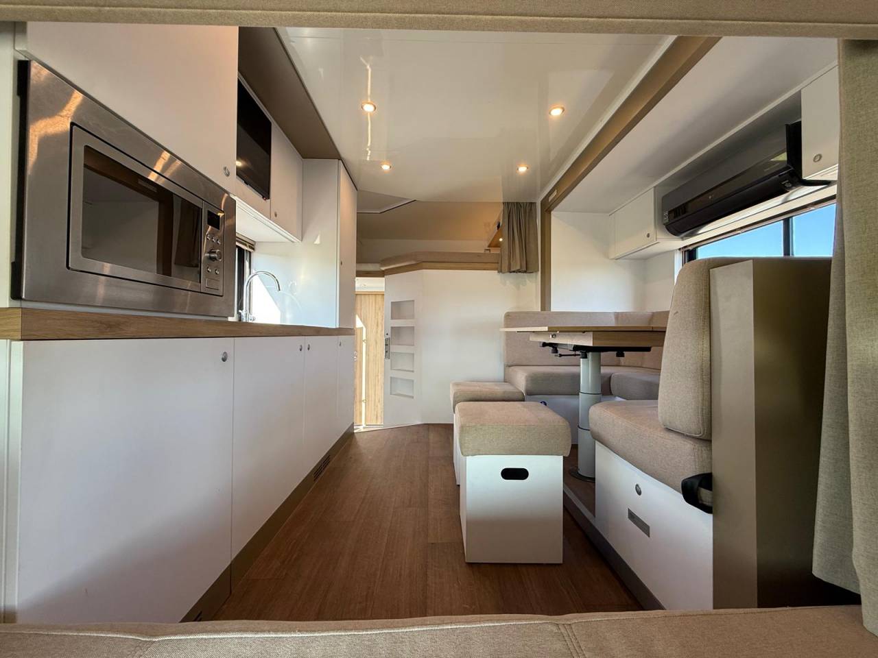 MERCES-BENZ ACTROS 26.40 AKX / 6 places pop-out