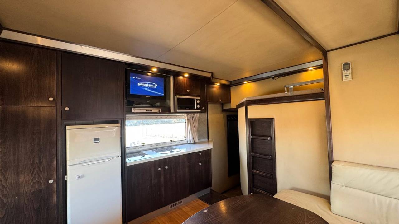 STX 6 chevaux avec pop out