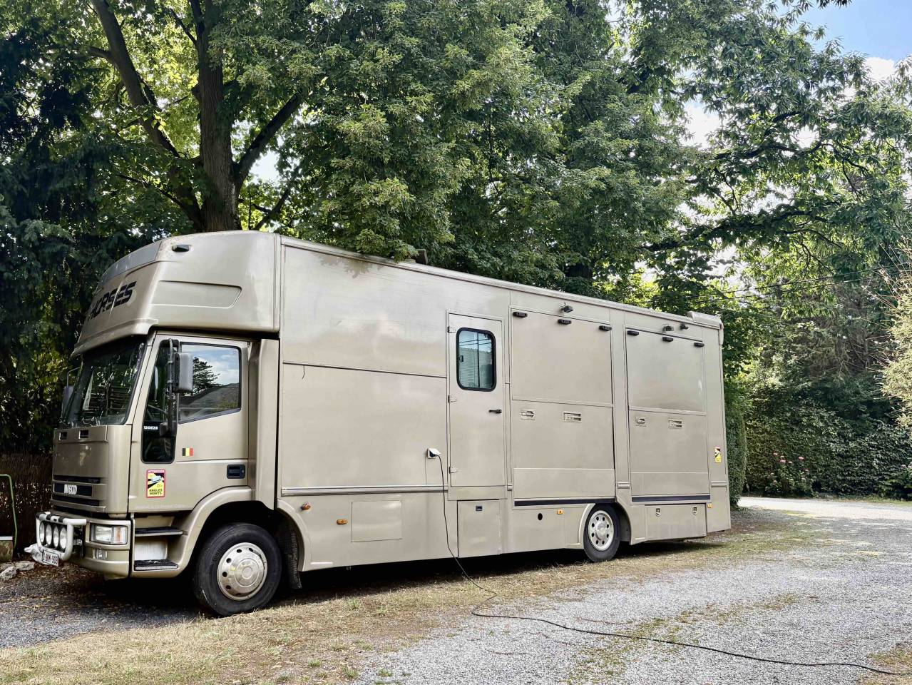Camion Iveco 3 chevaux + Home 5 pers.