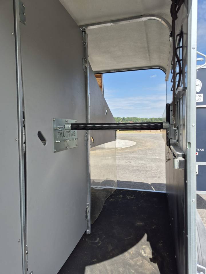 Van Fautras Oblic Troph&eacute; model haras stalle