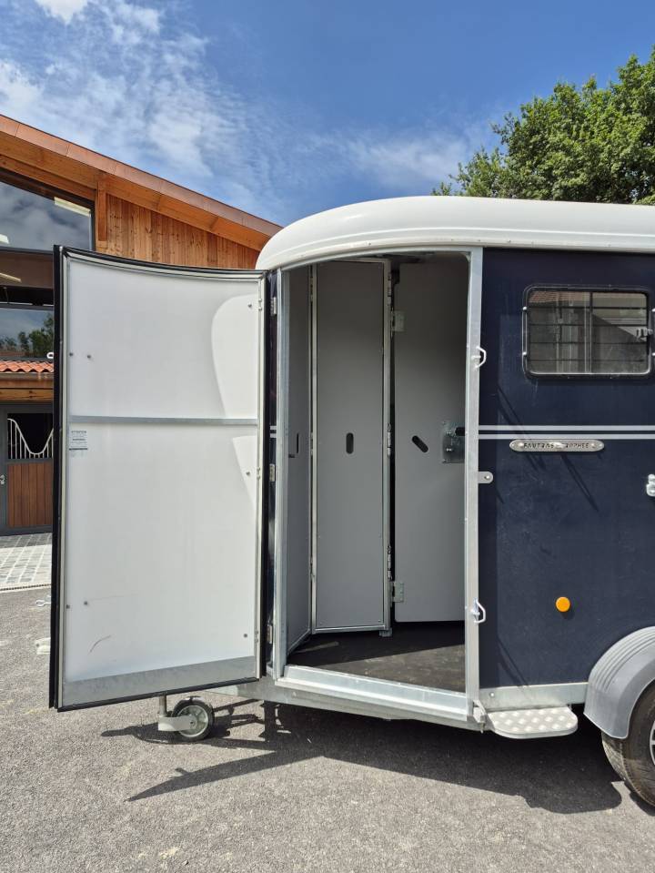 Van Fautras Oblic Troph&eacute; model haras stalle