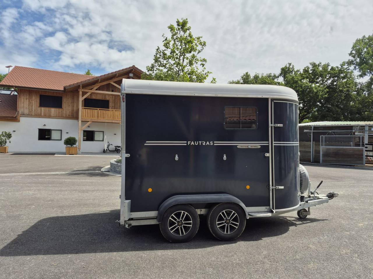 Van Fautras Oblic Troph&eacute; model haras stalle