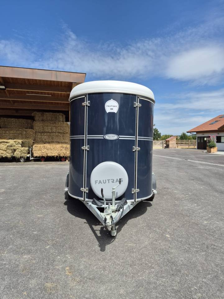 Van Fautras Oblic Troph&eacute; model haras stalle