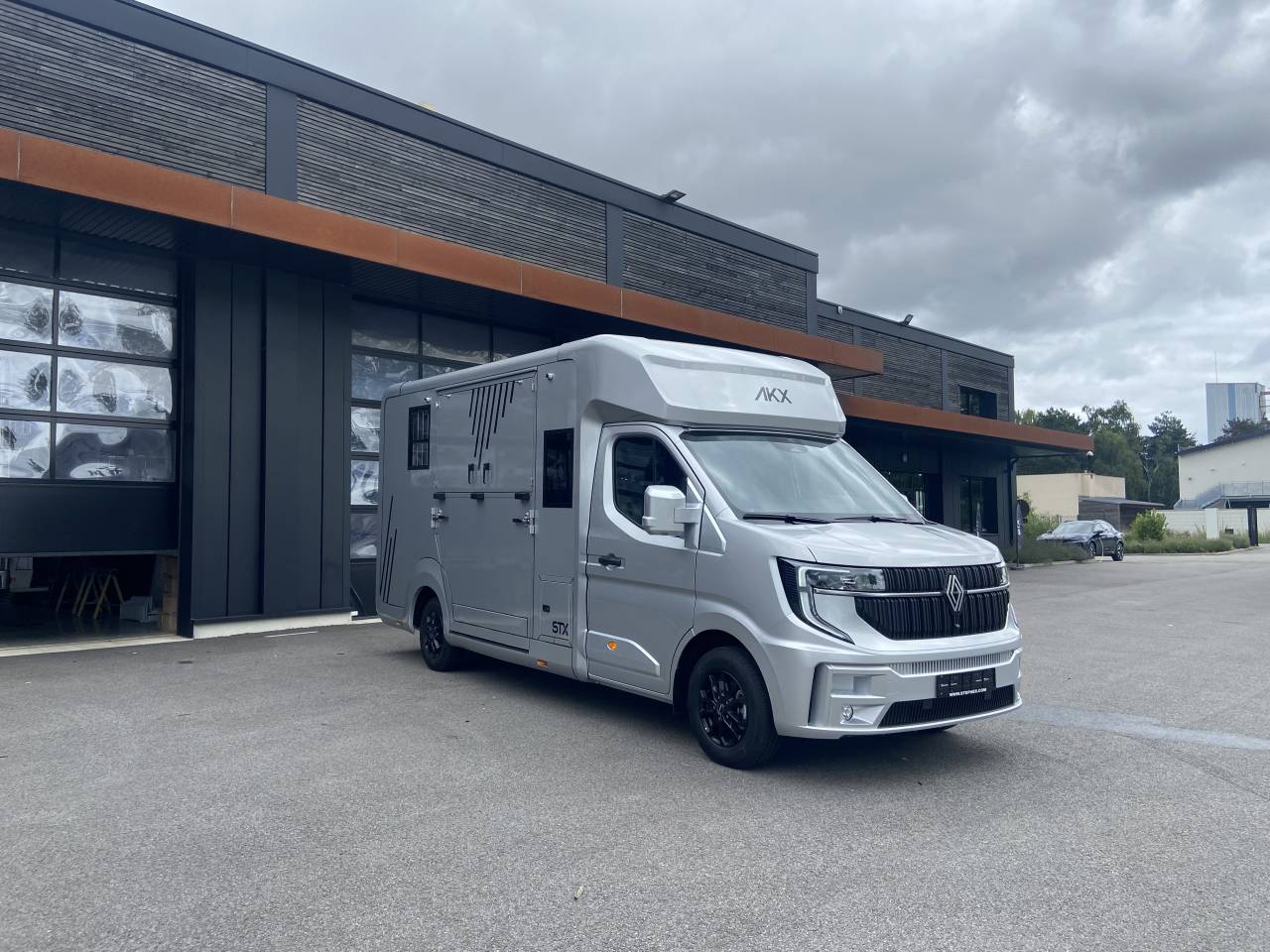 AKX RENAULT MASTER 2025 - STALLE 5 