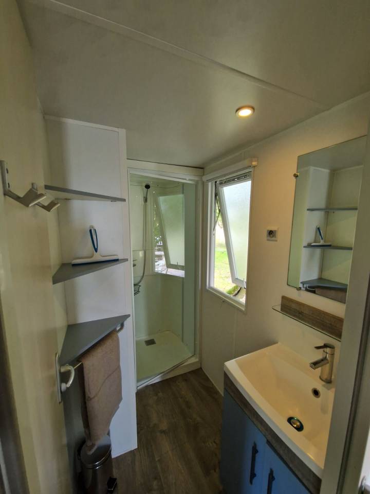 Bungalow 4 personnes + Prés à disposition pour chevaux