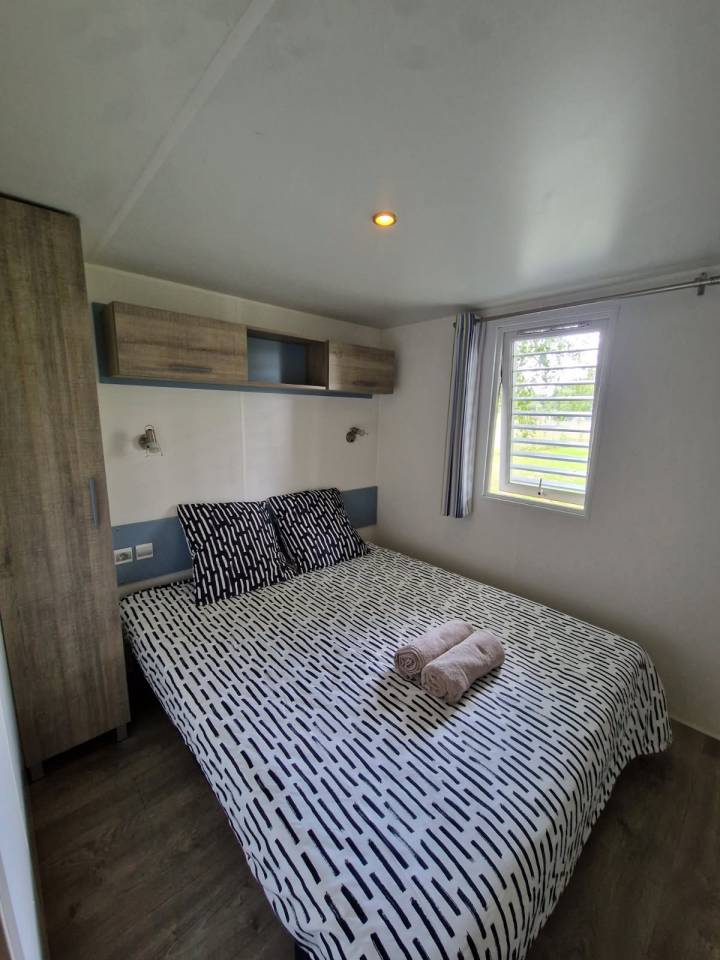 Bungalow 4 personnes + Prés à disposition pour chevaux