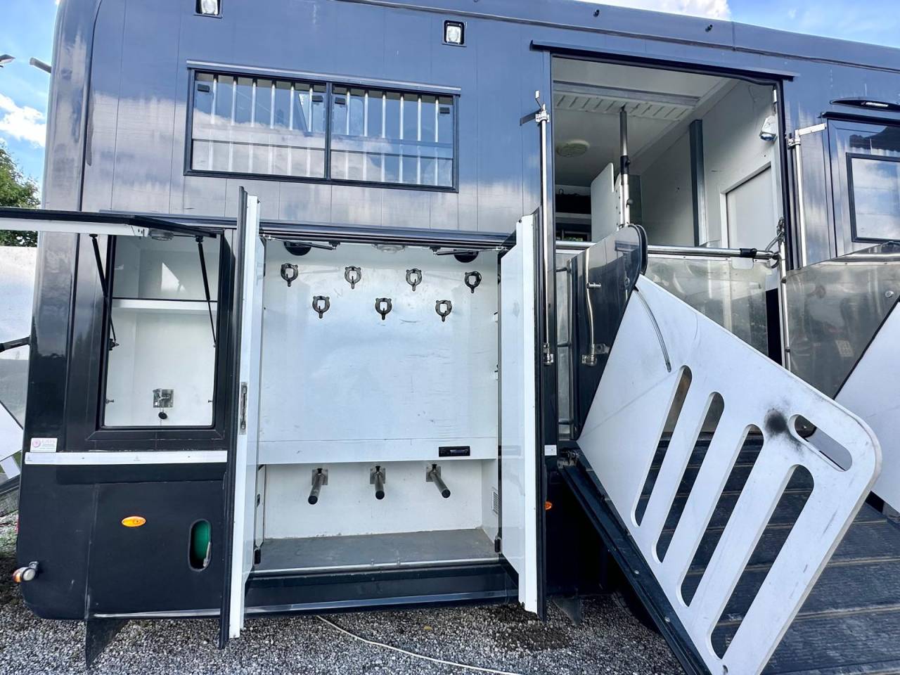 Volvo FL16.28/2011/136000km/pop out/195000 ttc