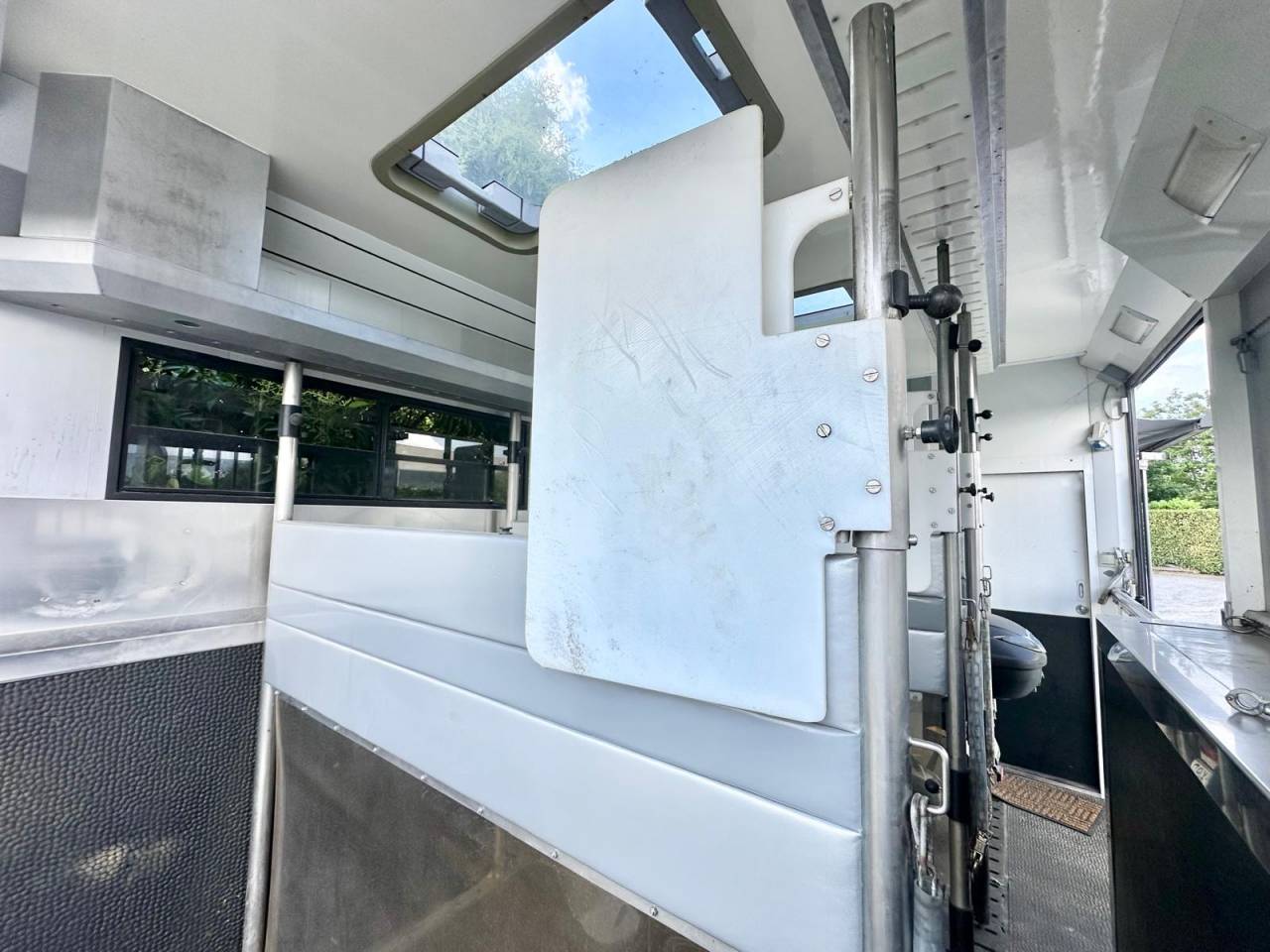 Volvo FL16.28/2011/136000km/pop out/195000 ttc