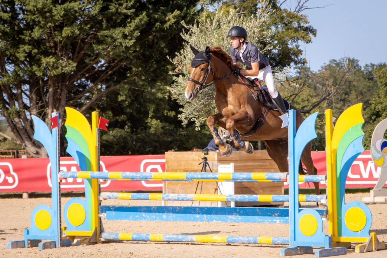 Cheval de CSO sortant en Amateur