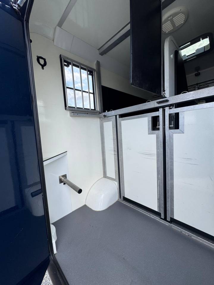 STX Renault Master BA 150 Dci - VENDU