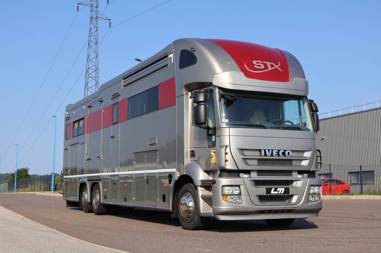 IVECO 26.360 STX - 6 CHEVAUX - POP OUT - VENDU