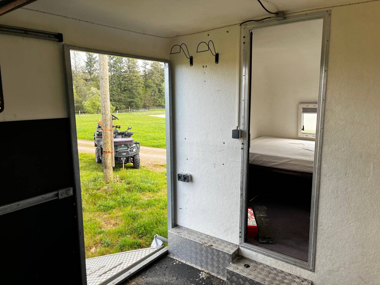 Camion IVECO VL - Semi Remorque 5 Chevaux VOW