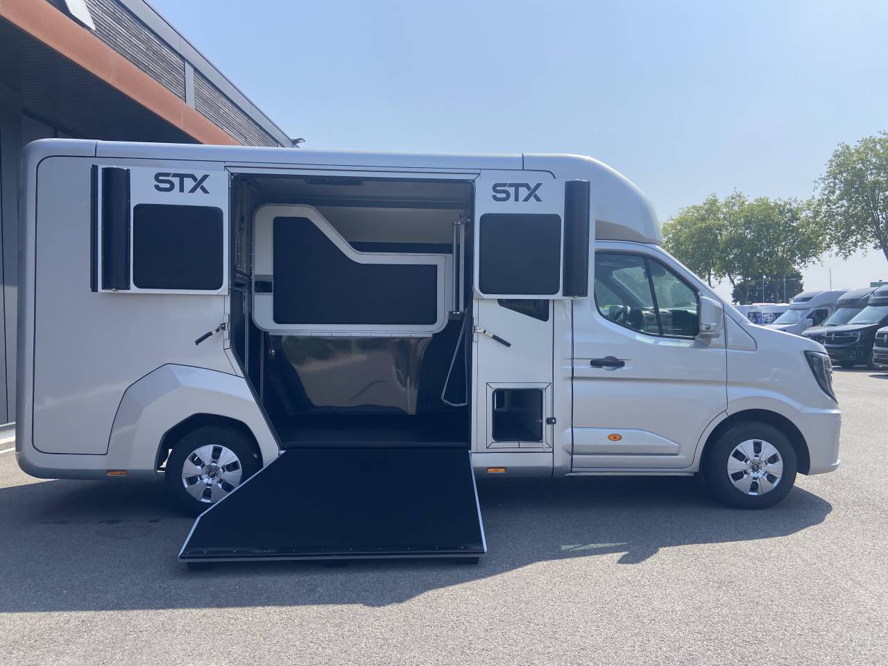 STX RENAULT MASTER - STANDARD 5