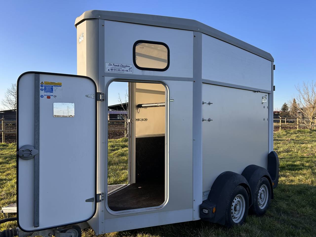 Location van cheval i for Williams avec caméra 