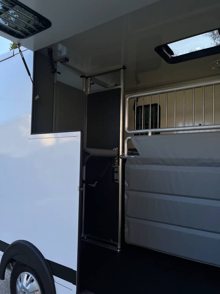 PEUGEOT BOXER BLUEHDI 165 MSG STALLION LIGHT