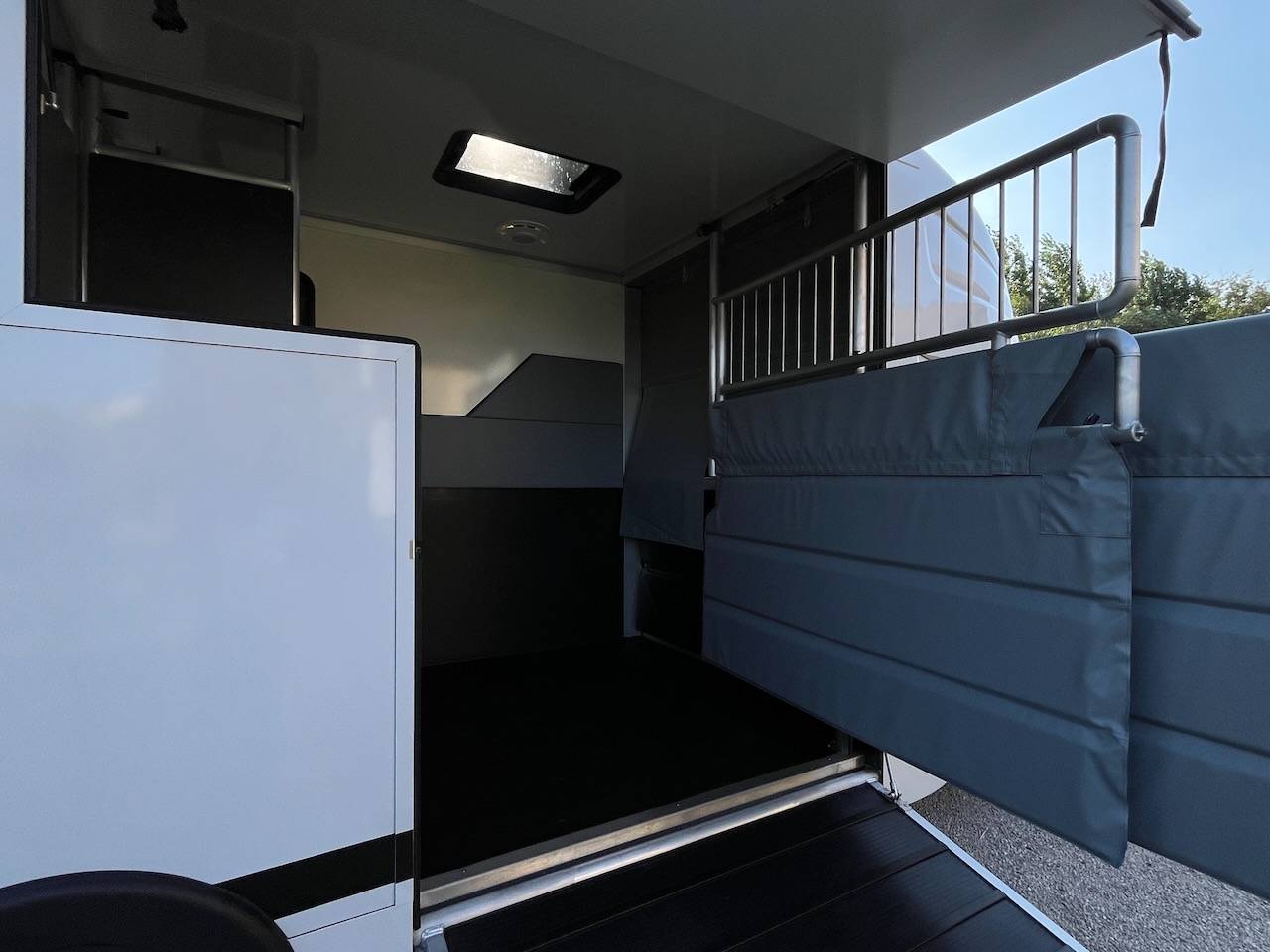 PEUGEOT BOXER BLUEHDI 165 MSG STALLION LIGHT