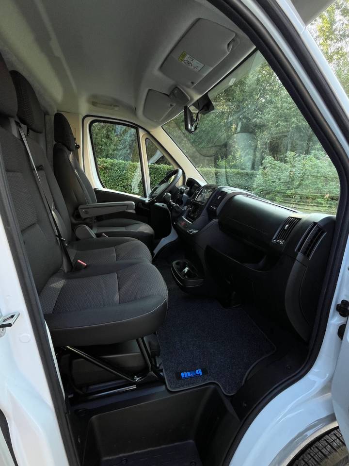 PEUGEOT BOXER BLUEHDI 165 MSG STALLION LIGHT