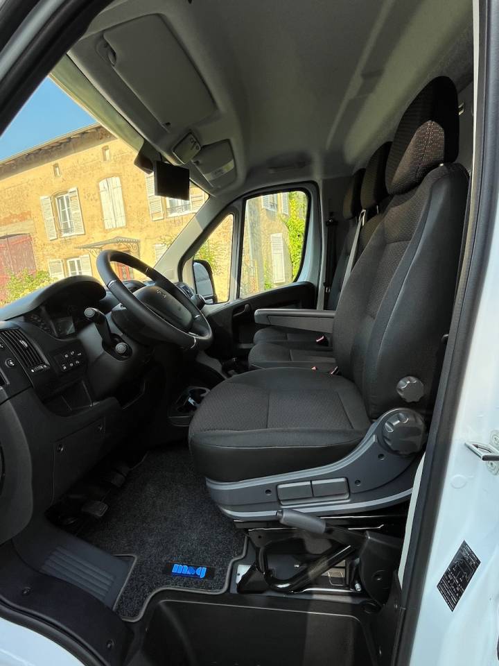 PEUGEOT BOXER BLUEHDI 165 MSG STALLION LIGHT