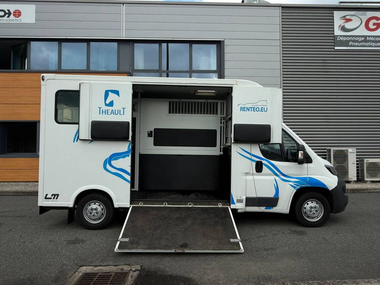 VL PEUGEOT BOXER 150CH STALLE THEAULT 3P - VENDU