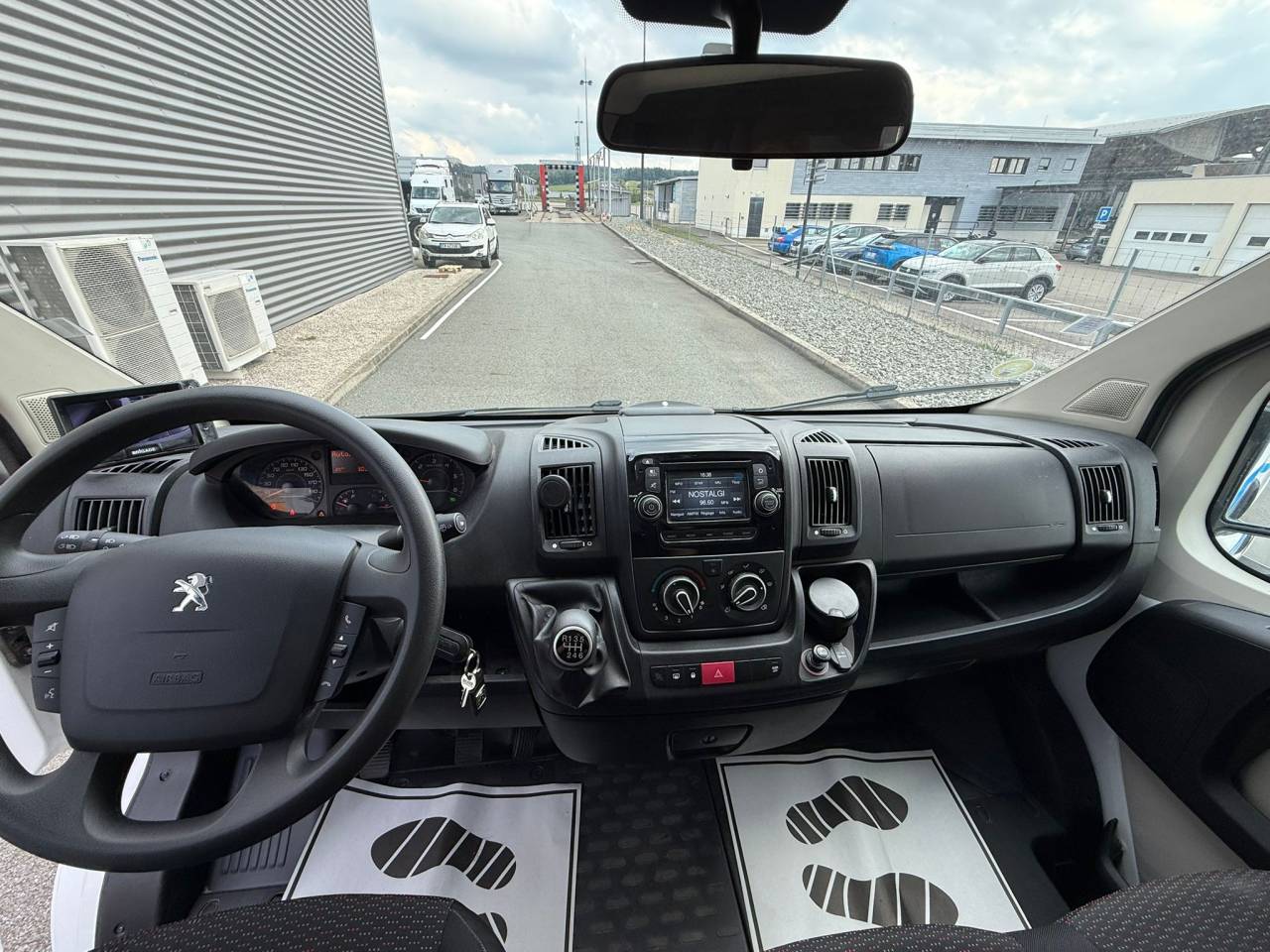 VL PEUGEOT BOXER 150CH STALLE THEAULT 3P - VENDU