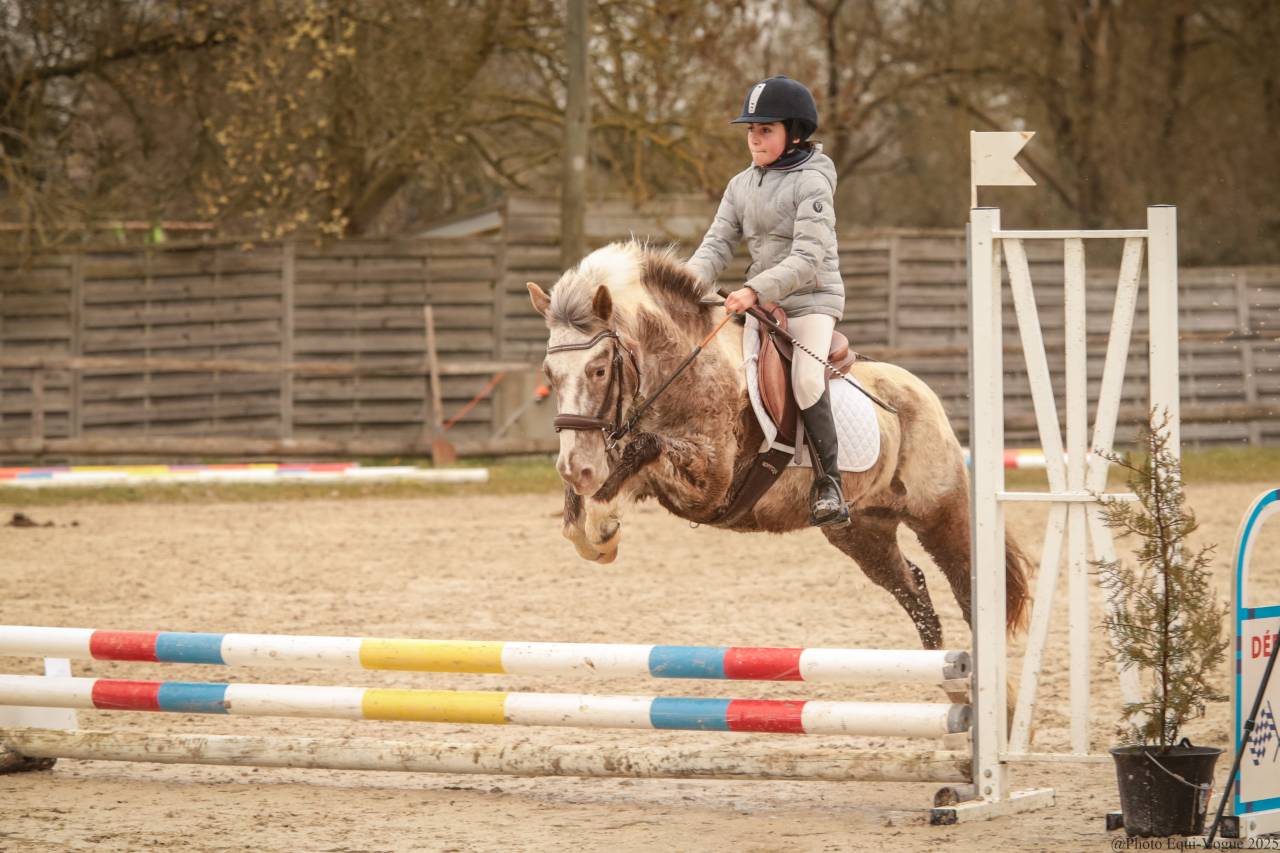 Ponette B 1M27 polyvalente 8 ans