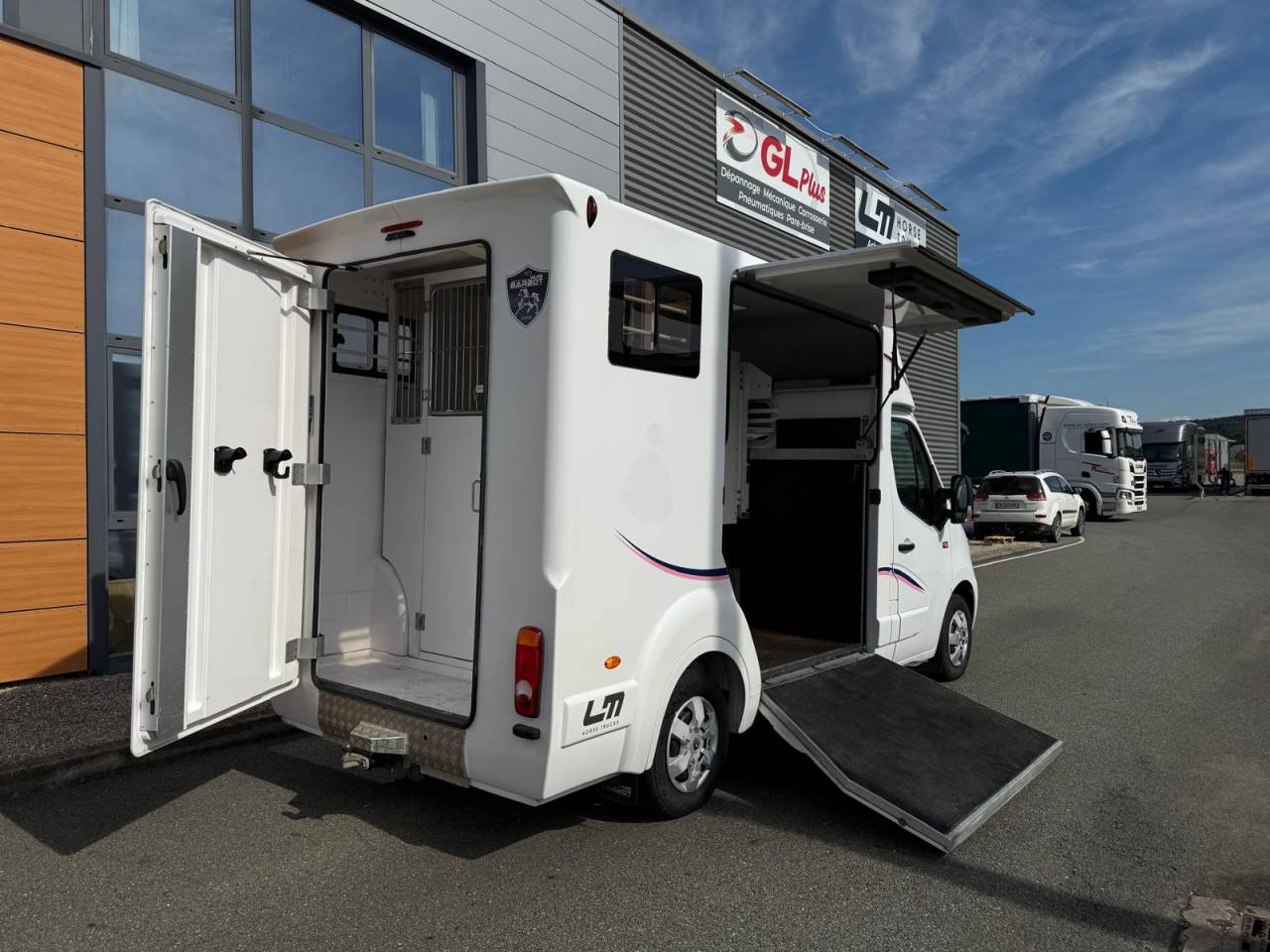 VL RENAULT MASTER 150CH STALLE BARBOT 3P - VENDU