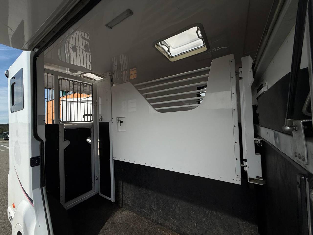 VL RENAULT MASTER 150CH STALLE BARBOT 3P - VENDU