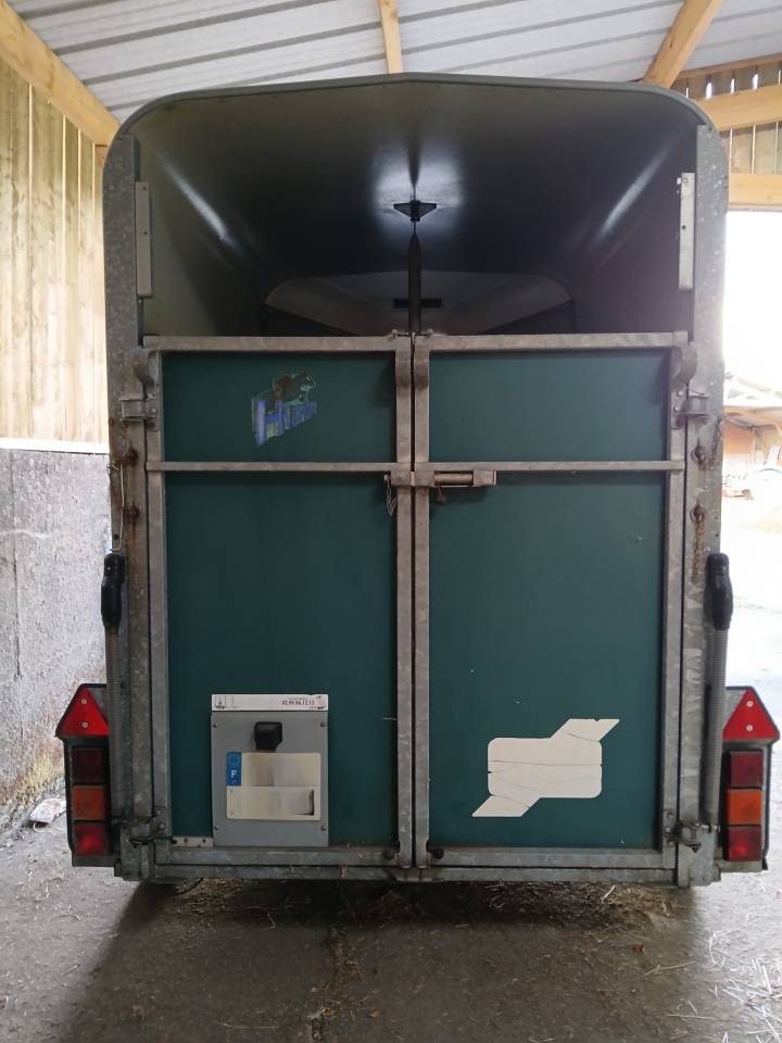 A vendre van Ifor williams HB505 2 chevaux
