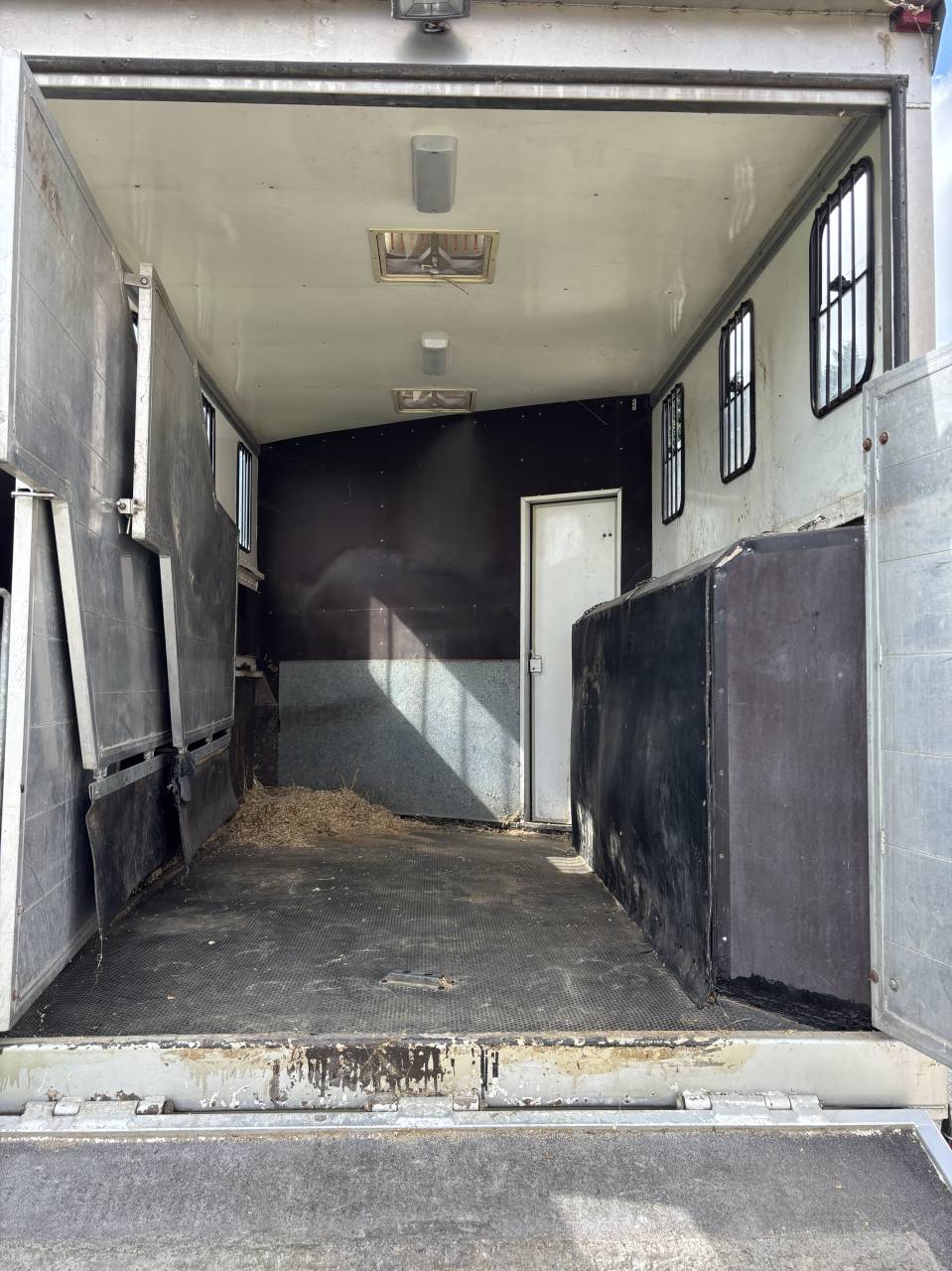 Vends camion 3 chevaux avec home car