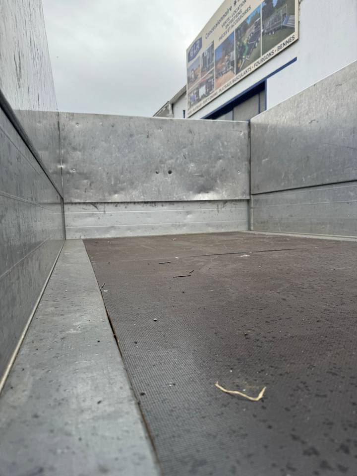 Remorque DEFICO –  250x150x92 – PTAC 975kg – Basculante