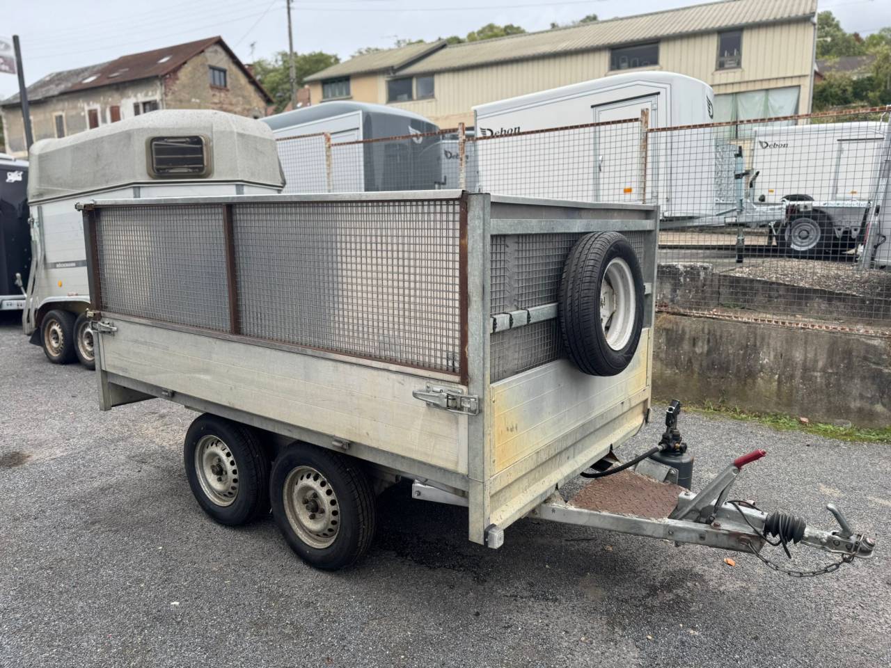 Remorque DEFICO –  250x150x92 – PTAC 975kg – Basculante