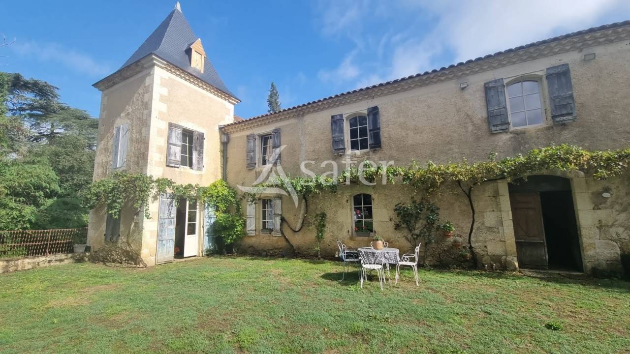Proche Castéra-Verduzan - Propriété de charme de 4ha