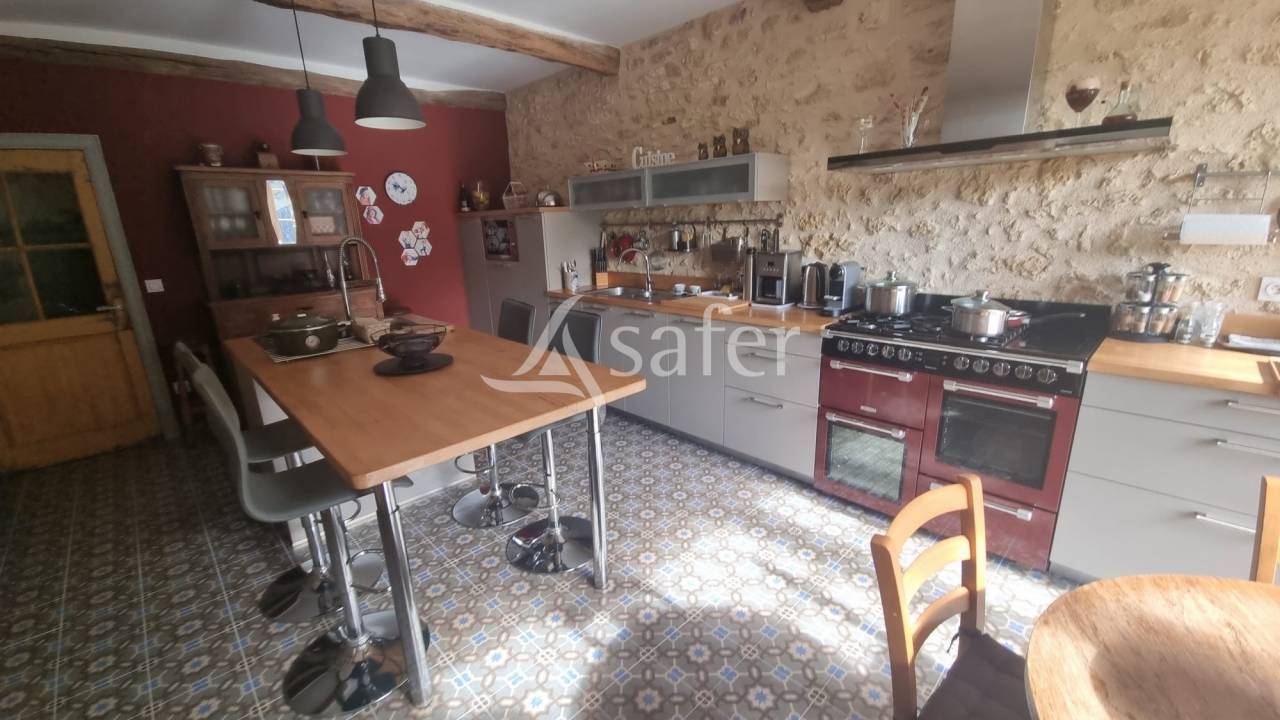 Proche Castéra-Verduzan - Propriété de charme de 4ha