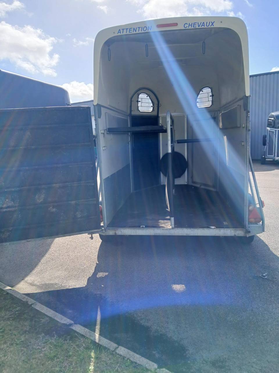 VAN OCCASION 2 PLACES CHEVAL LIBERTE