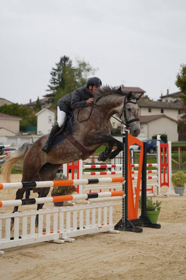 Khloé de Goutte de Noire 5ans -Cornet OBolensky, Lord Z