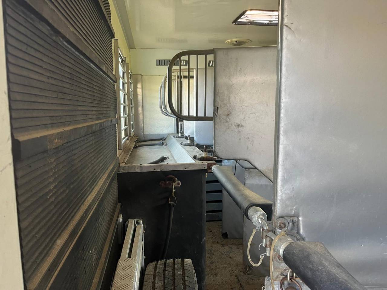 Camion Mercedes 5 chevaux+habitation