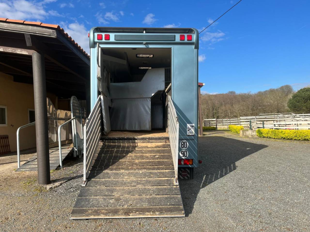 Camion Mercedes 5 chevaux+habitation