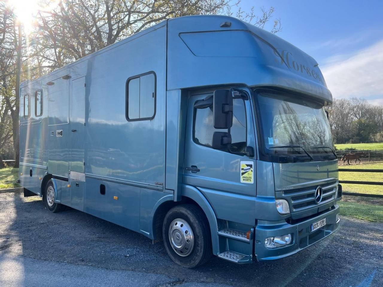 Camion Mercedes 5 chevaux+habitation