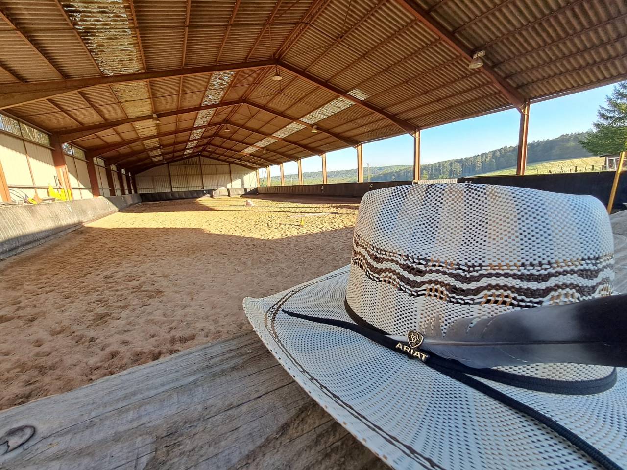 PENSION COLLECTIVE - MANEGE - STABULATION