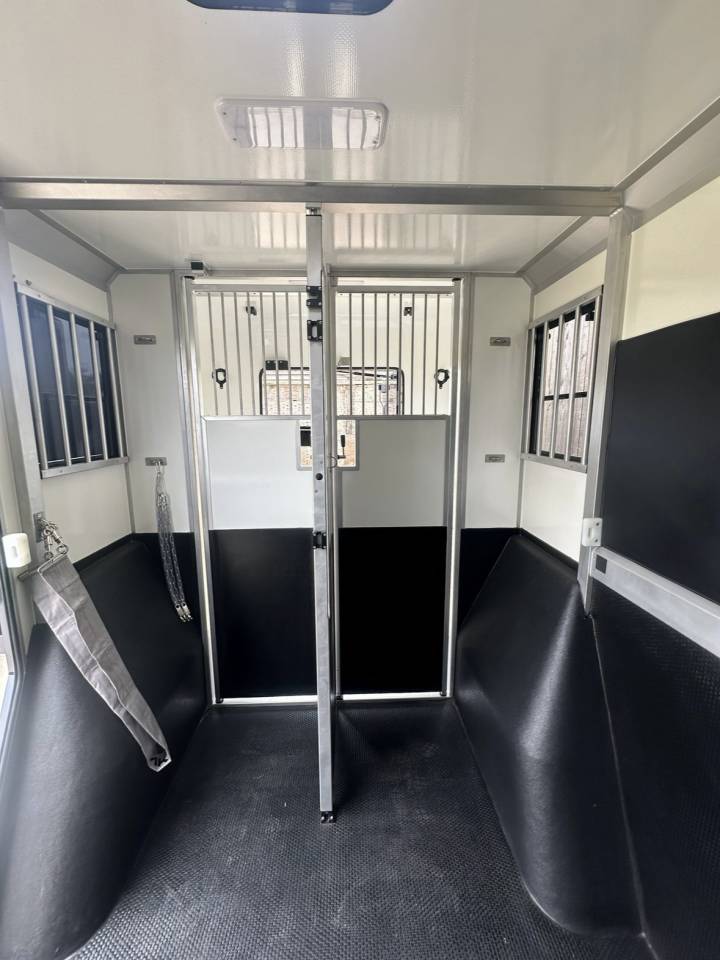 Location camion pour chevaux VL 